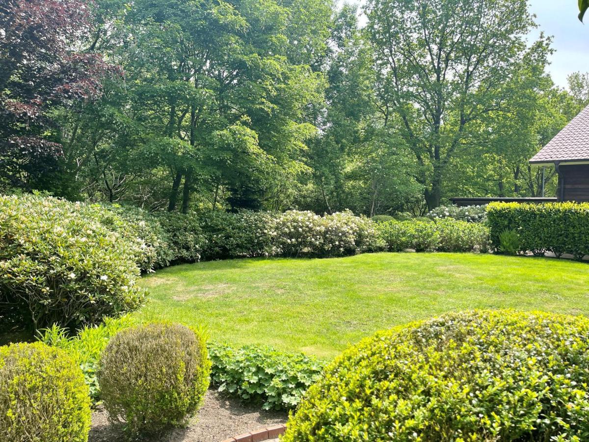 Landhaus Am Wald Mit Garten Mit 1 Schlafnische Und 1 Schlafzimmer Aurich Exterior photo